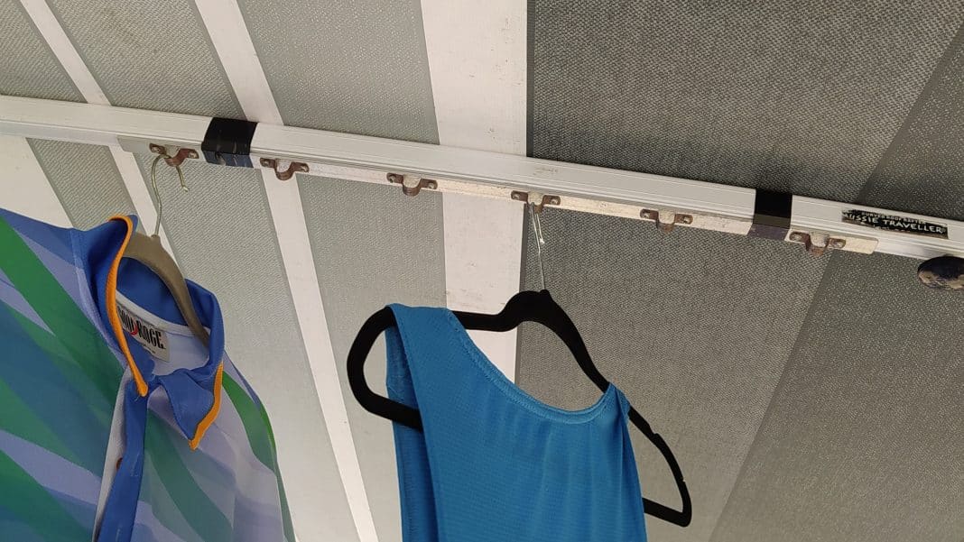 caravan-washing-line-tips-hang-off-awning