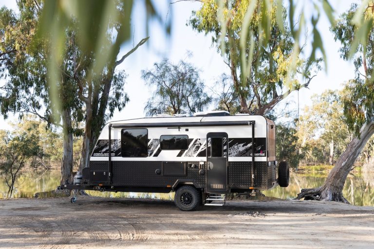 Essentials Highlander Review – An Off-Road Adventurer