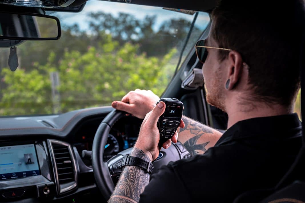 gme-xrs-330c-uhf-review-2025-lifestyle