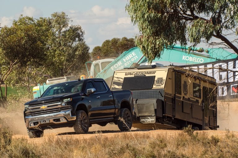 Vacationer Dakar 199R Review – All-Electric Off-Grid Luxury