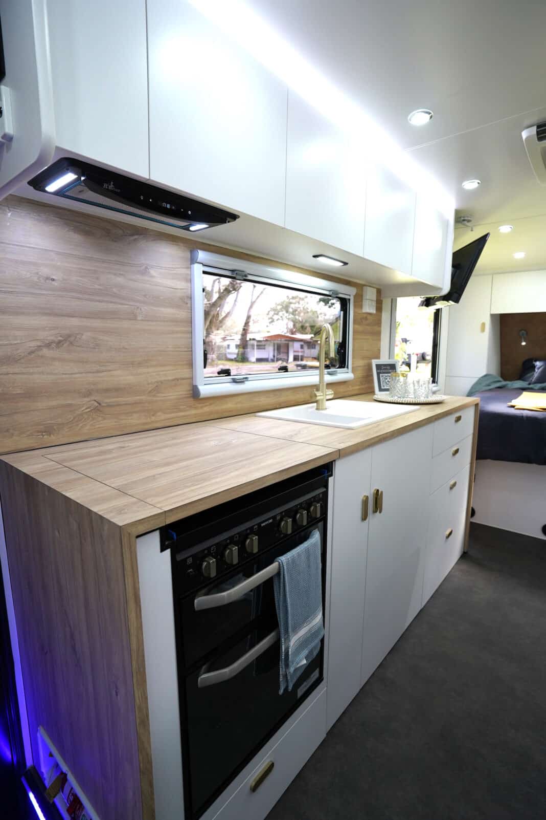 Note the waterfall benchtop. The Momentum Velocity 206 interior features higher benchtops for greater design flexibility of the drawers