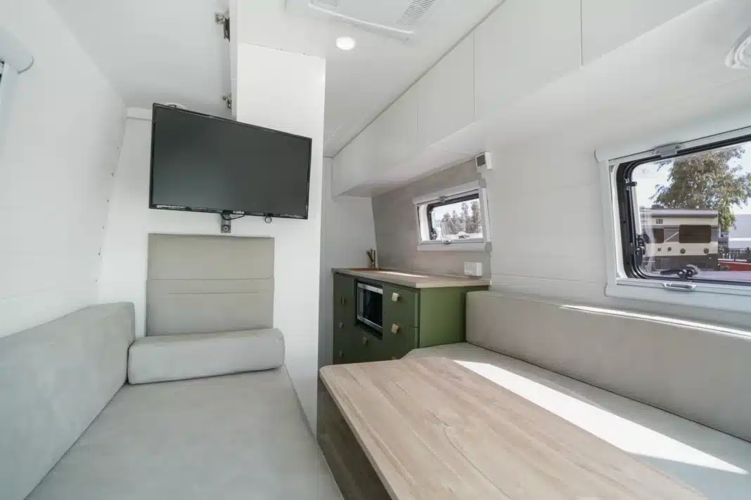 rv-slider-2-scaled-1