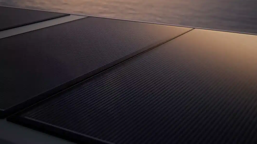 Roof-mounted power generation surface on a power-generating RV trailer