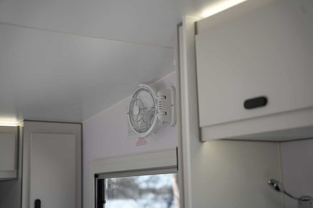 JB positions Sirocco II fans forward of the bed in this JB Gator X ev layout