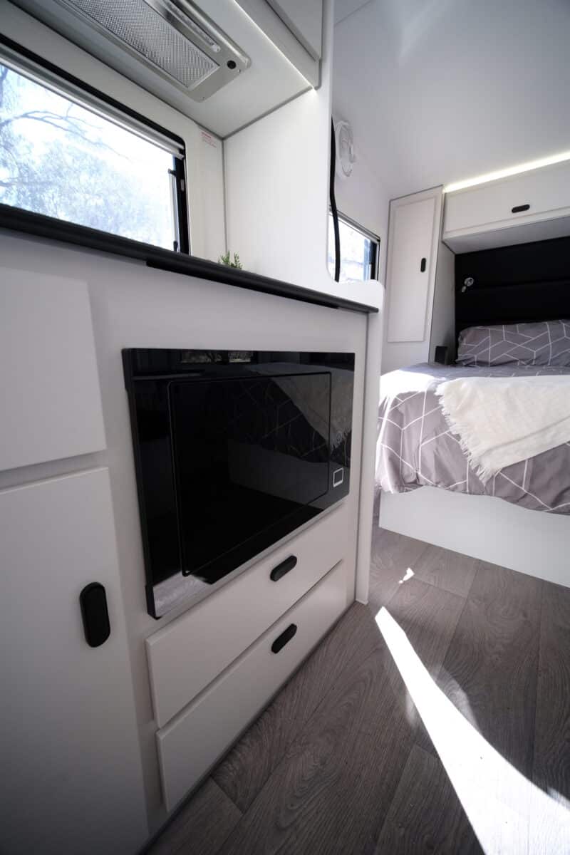 Roads on the go, no worries with the convection microwave and oven with the gas-free JB Gator X ev 