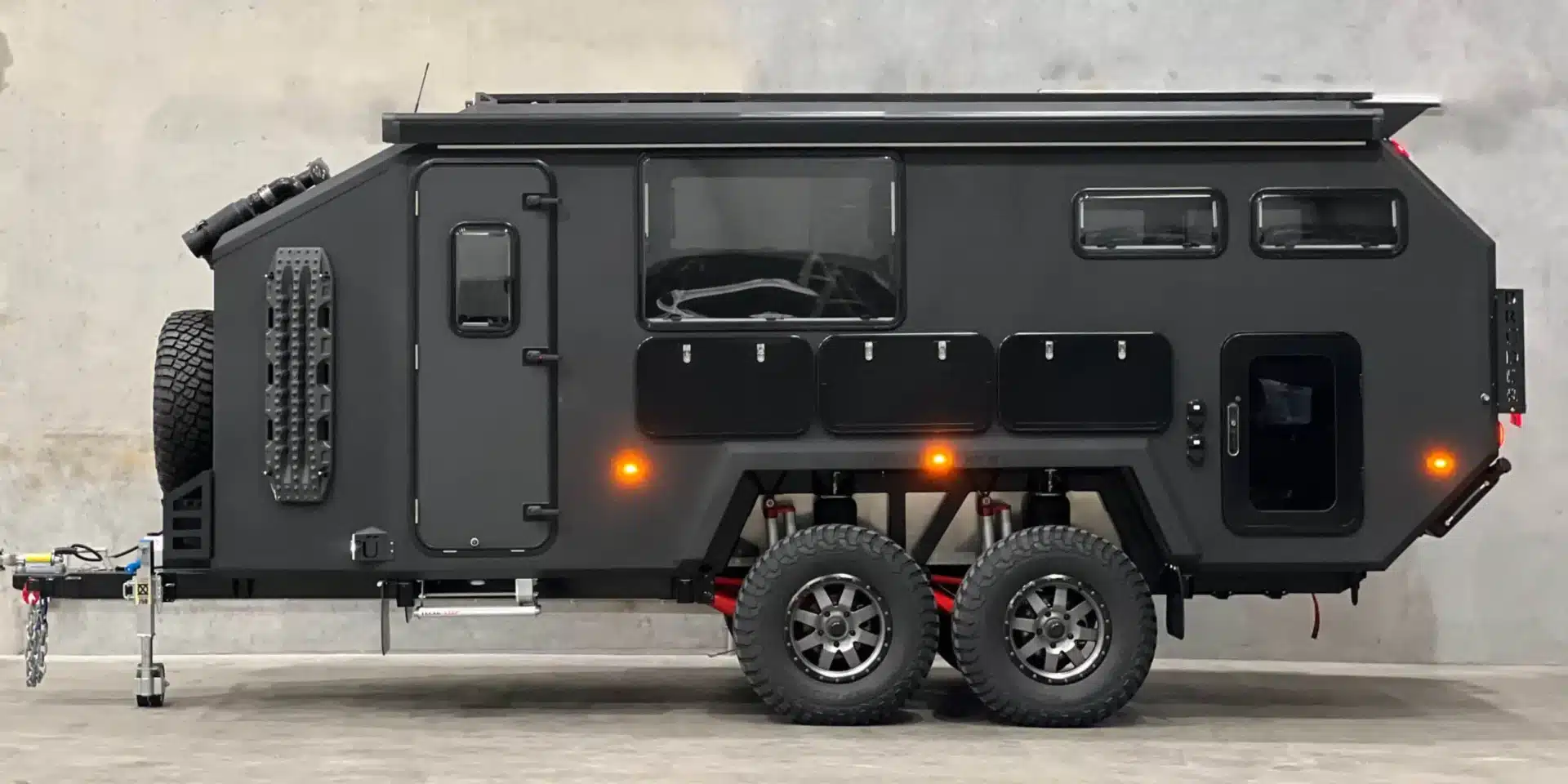 bruder-EXP-10 Bruder Caravans EXP-10 Flagship model sitting in studio