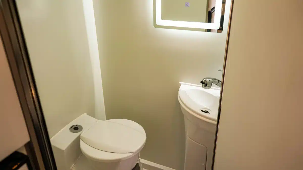 caravan under 12ft ensuite and toilet