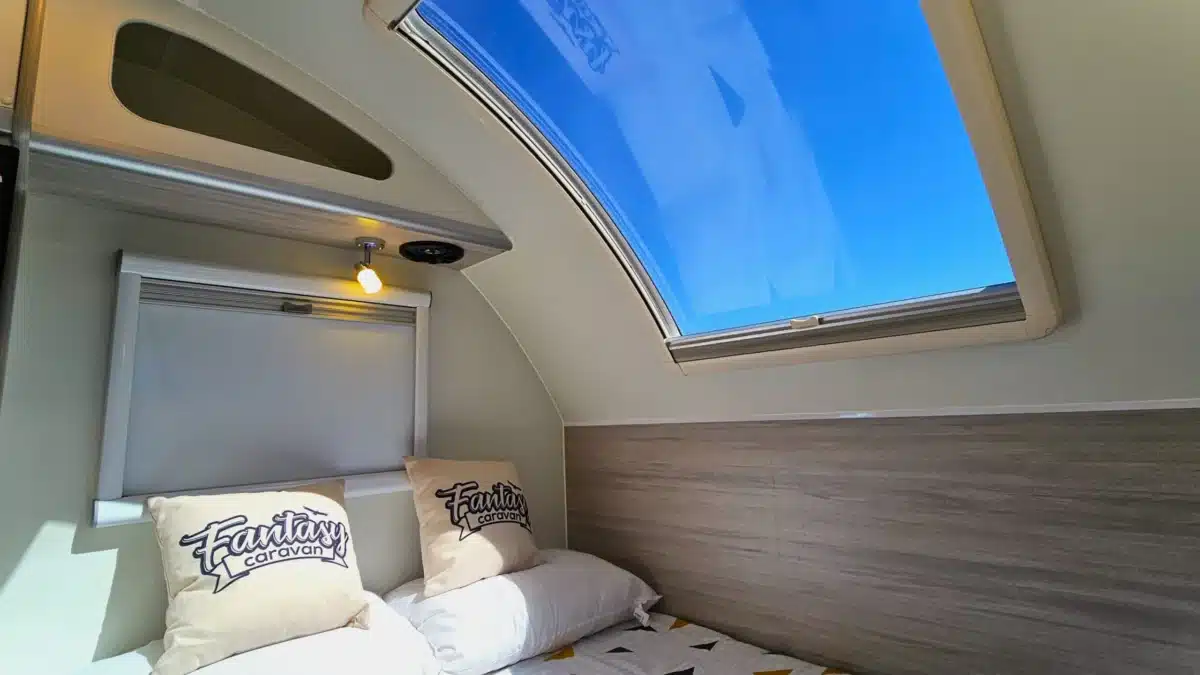 caravan under 12ft bedding