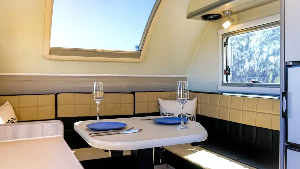 caravan under 12ft dining tabel and seating area