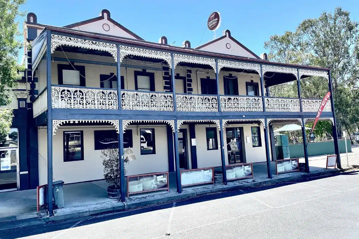 Warracknabeal creekside hotel, best parma in victoria
