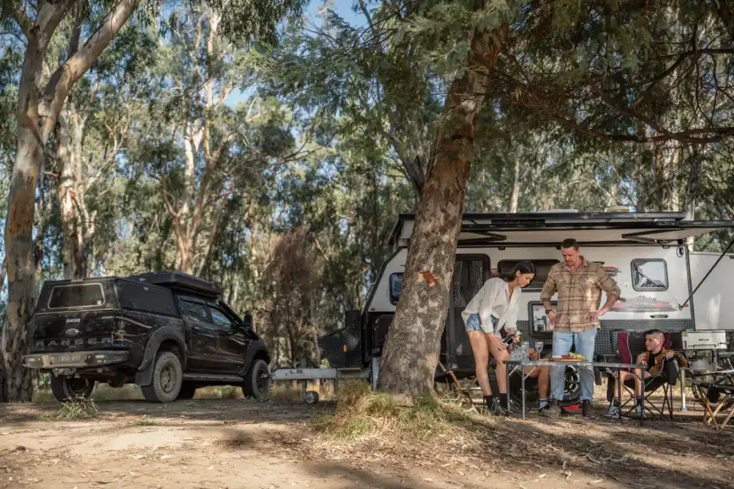 family_camping_echuca