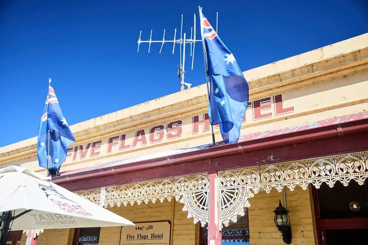 five flags hotel castlemain best pub in vic 2026 with blue sky and australian flags