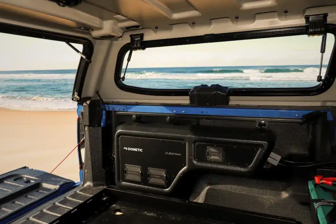 dometic_journey_man_ute_canopy